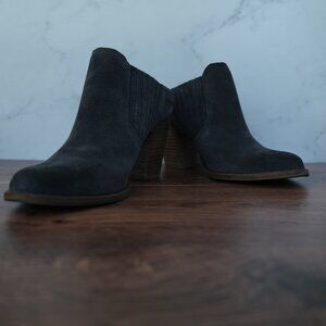 Steve Madden Mertta Grey Suede Ankle Booties | Size 7.5
